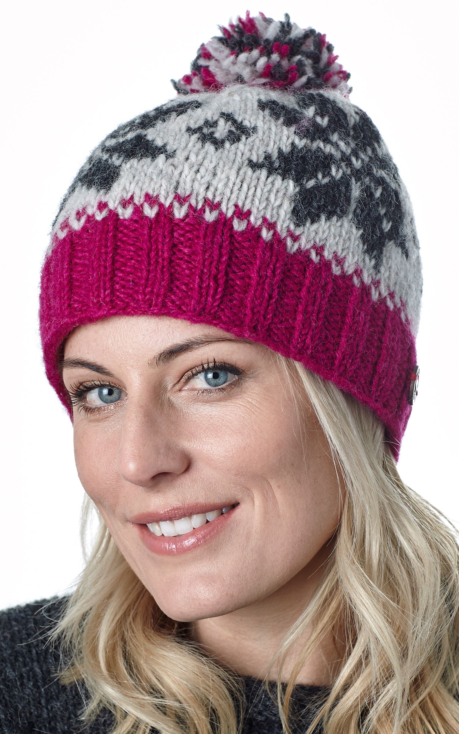 Download Half fleece lined - pure wool - snowflake - bobble hat ...