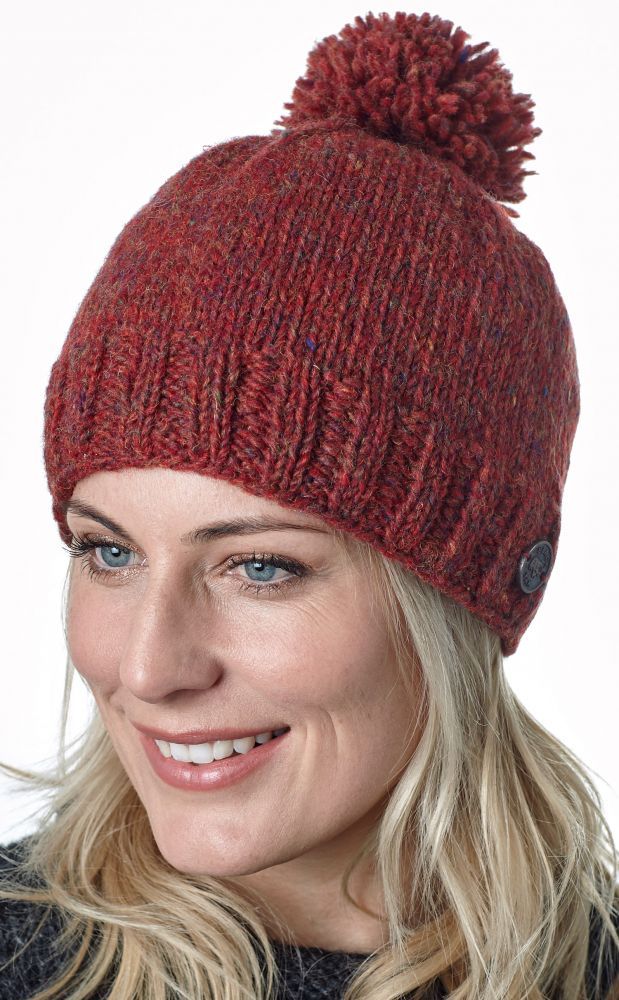 rust bobble hat